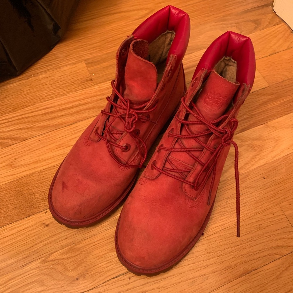 Red Timberlands - Picture 2 of 4